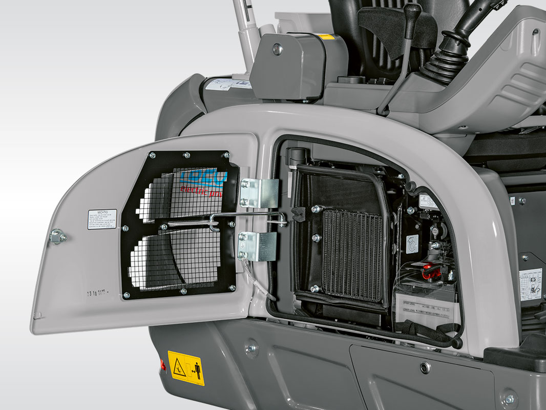 Oberwagen eines Takeuchi Baggers mit geöffneten Servicezugängen
