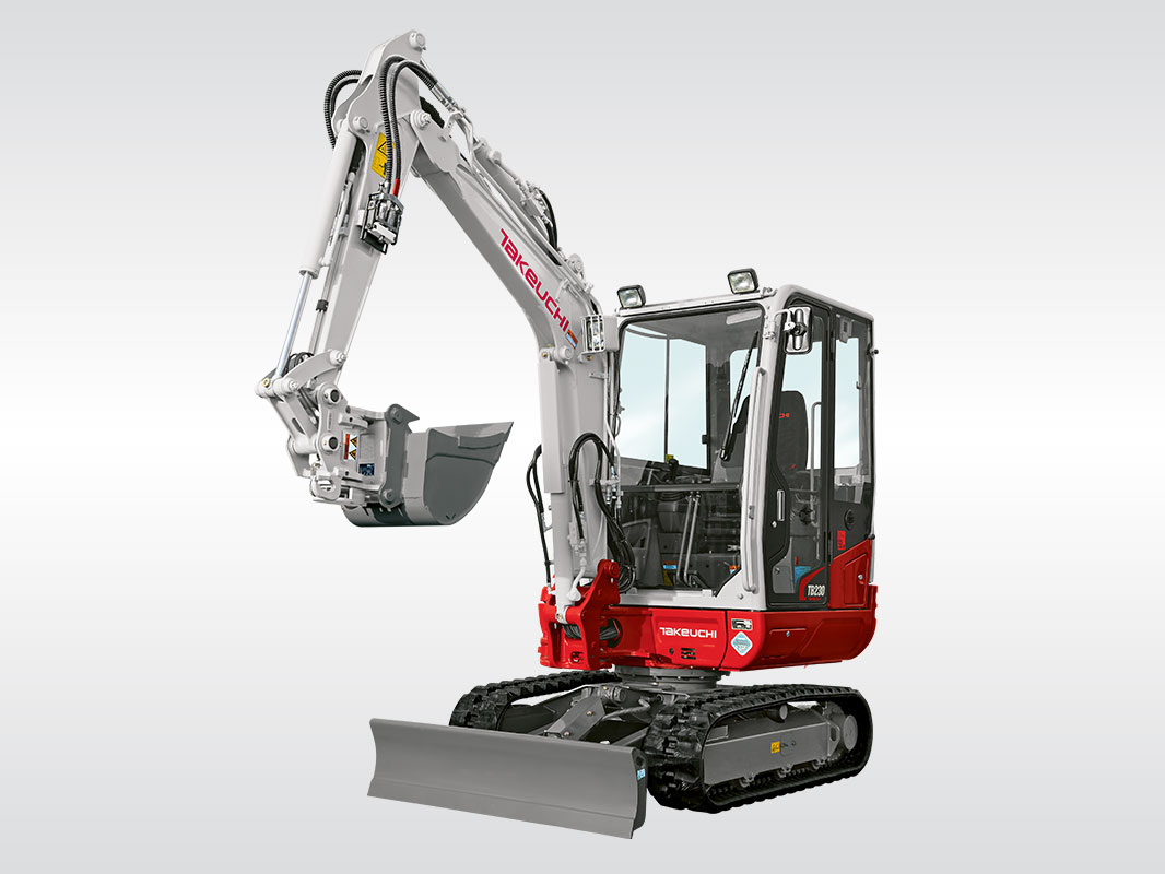 Rot-weißer Takeuchi Minibagger TB 230 mit Kettenfahrwerk, seitlich von links fotografiert