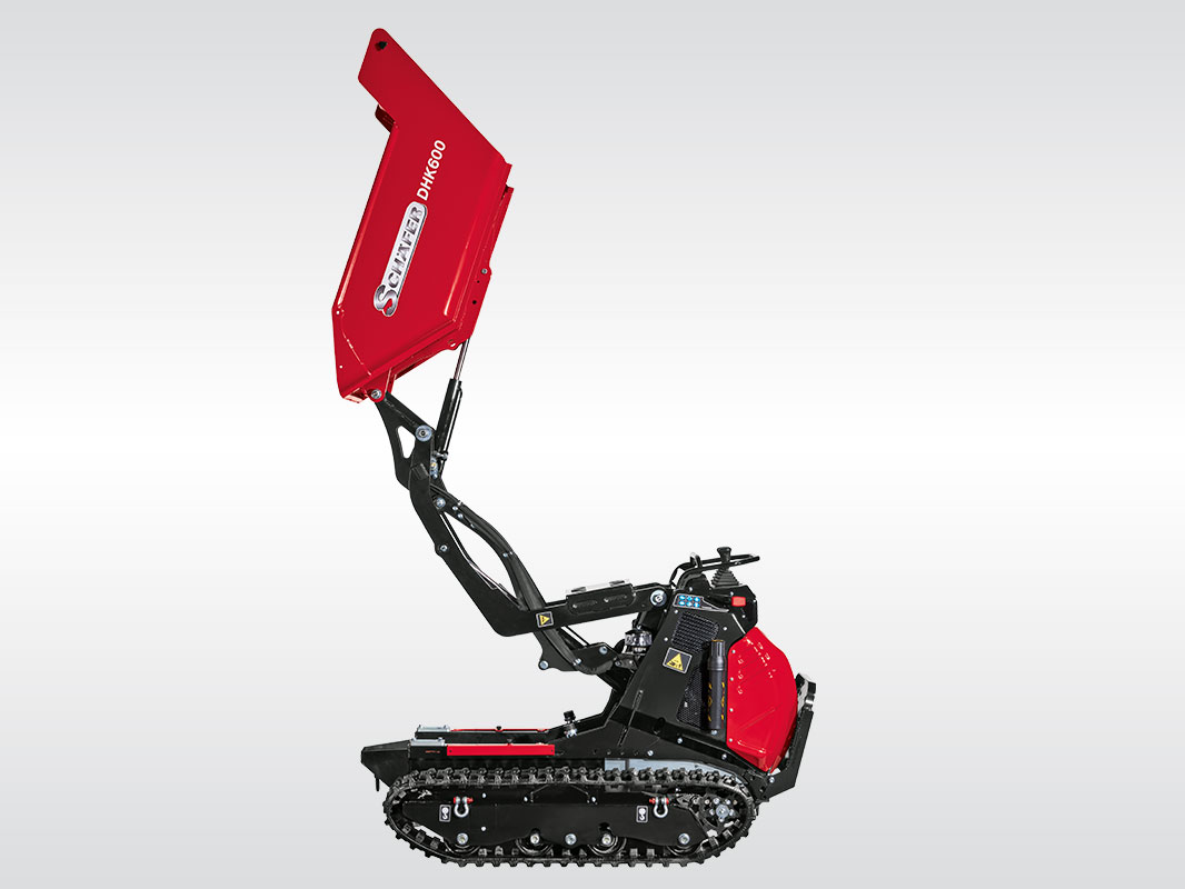 Dumper DHK 600 D von der rechten Seite mit nach oben gefahrener Kippmulde
