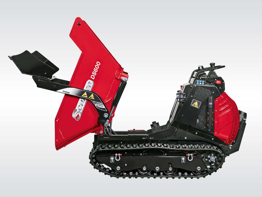 Dumper DS 600 D von der linken Seite mit gekippter Lademulde und Selbstladeschaufel