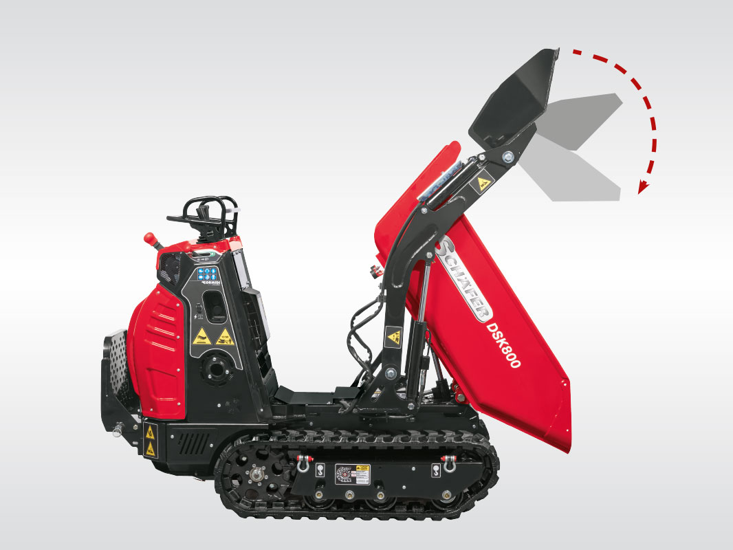 Dumper DSK 800 D von der rechten Seite mit gekippter Lademulde und grafischer Darstellung der Beweglichkeit der Selbstladeschaufel